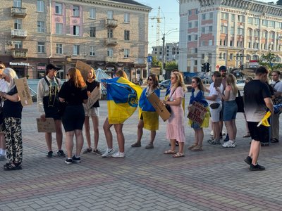Протестна хода на підтримку ексміністра оборони Михайла Федорова відбулася у Рівному Протестна хода на підтримку ексміністра оборони Михайла Федорова відбулася у Рівному
