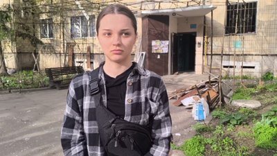 "Вибух, кричу: "Лягай!". Я жива, вона загинула". Що відбувається на місці удару ракетою у Кривому Розі на ранок 5 квітня