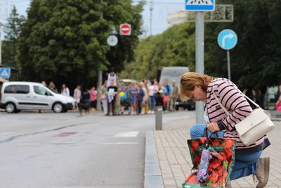 Зустріли "живим коридором": в Умані попрощались із захисником Зустріли "живим коридором": в Умані попрощались із захисником