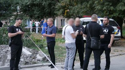 За інформацією правоохоронців, 8 вересня 2025 року близько 19:00 години місцевий житель підірвав у дворі будинку по вул. Зарічанській гранату «РГД-5», Хмельницький За інформацією правоохоронців, 8 вересня 2025 року близько 19:00 години місцевий житель підірвав у дворі будинку по вул. Зарічанській гранату «РГД-5», Хмельницький