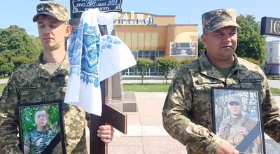 У Рівному попрощалися з військовими Єгором Мухою, Максимом Хохловим та Олександром Назаром У Рівному попрощалися з військовими Єгором Мухою, Максимом Хохловим та Олександром Назаром