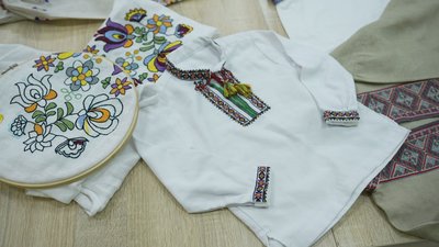 Діляться досвідом та емоціями: клуб вишивальниць у Вінниці об'єднав понад 40 жінок Діляться досвідом та емоціями: клуб вишивальниць у Вінниці об'єднав понад 40 жінок