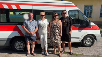 Лікарня у Бахмачі отримала автомобіль швидкої допомоги від благодійників Лікарня у Бахмачі отримала автомобіль швидкої допомоги від благодійників