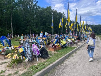 "У нього не було мотиву СЗЧ": доньці померлого бійця з Волині міськрада відмовила у перепохованні останків "У нього не було мотиву СЗЧ": доньці померлого бійця з Волині міськрада відмовила у перепохованні останків