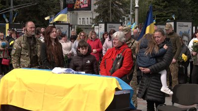 З військовим Олександром Кравчуком попрощалися у Рівному З військовим Олександром Кравчуком попрощалися у Рівному