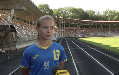 Дівоча збірна України U-15 з футболу Дівоча збірна України U-15 з футболу