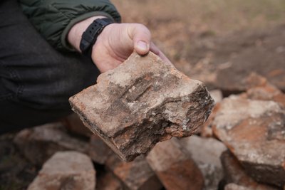У парку Полтави випадково виявили фундамент знищеної більшовиками Свято-Покровської церкви У парку Полтави випадково виявили фундамент знищеної більшовиками Свято-Покровської церкви