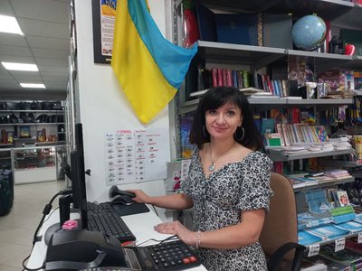 Продавчиня Ірина Клеченко Продавчиня Ірина Клеченко