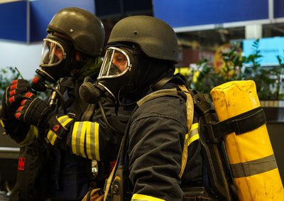 Імітація влучання ракети: у черкаському ТРЦ вчились реагувати на надзвичайну ситуацію Імітація влучання ракети: у черкаському ТРЦ вчились реагувати на надзвичайну ситуацію