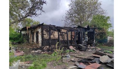 Внаслідок пожежі у двоквартирному будинку в Ічні на Чернігівщині загинув чоловік Внаслідок пожежі у двоквартирному будинку в Ічні на Чернігівщині загинув чоловік