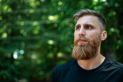 "Між тим, як я писав рядки, ми вбивали росіян": Вишебаба про "Марґіналії”, Сумщину та бандитський Краматорськ 90-х "Між тим, як я писав рядки, ми вбивали росіян": Вишебаба про "Марґіналії”, Сумщину та бандитський Краматорськ 90-х