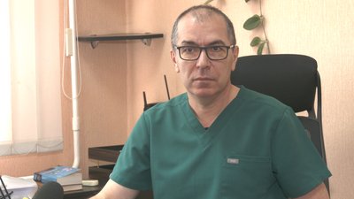 Роблять операції, які раніше в Чернігові не робили: як працюють медики-переселенці із Сум Роблять операції, які раніше в Чернігові не робили: як працюють медики-переселенці із Сум
