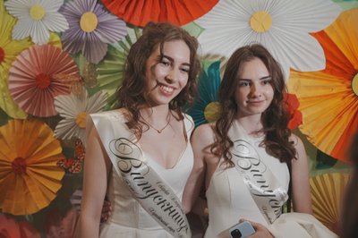 випускниці випускниці