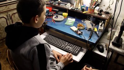 У прикордонному Глухові діє гурток робототехніки для дітей У прикордонному Глухові діє гурток робототехніки для дітей