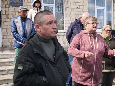 У Кострижівці на Буковині виступили проти здачі в оренду землі Лужанському спиртзаводу: чого побоюються У Кострижівці на Буковині виступили проти здачі в оренду землі Лужанському спиртзаводу: чого побоюються