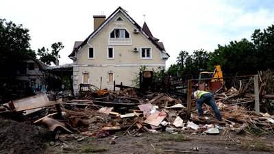 "Сусід кричав з-під завалів". Наслідки нічного обстрілу Слов`янська: що розповідають містяни "Сусід кричав з-під завалів". Наслідки нічного обстрілу Слов`янська: що розповідають містяни