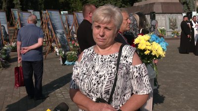 Хрещена загиблого бійця Тетяна Панчишин Хрещена загиблого бійця Тетяна Панчишин