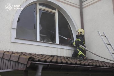 У Луцьку через увімкнену праску ледь не згорів будинок