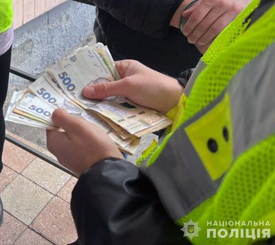 Інструктор автошколи на Житомирщині підозрюється в отриманні хабаря за допомогу у складанні іспиту Інструктор автошколи на Житомирщині підозрюється в отриманні хабаря за допомогу у складанні іспиту
