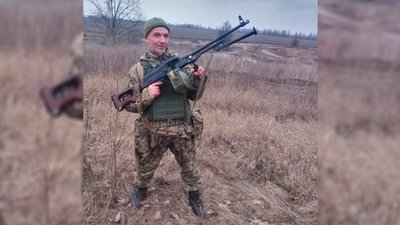 На Чернігівщині поховали чотирьох бійців: Олександра Дядечка, Євгенія Оряпа, Андрія Кізіма та Олексія Кухаренка На Чернігівщині поховали чотирьох бійців: Олександра Дядечка, Євгенія Оряпа, Андрія Кізіма та Олексія Кухаренка