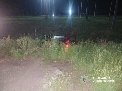 В Одеському районі з'їхала в кювет автівка: загинув чоловік, травмувалася жінка В Одеському районі з'їхала в кювет автівка: загинув чоловік, травмувалася жінка
