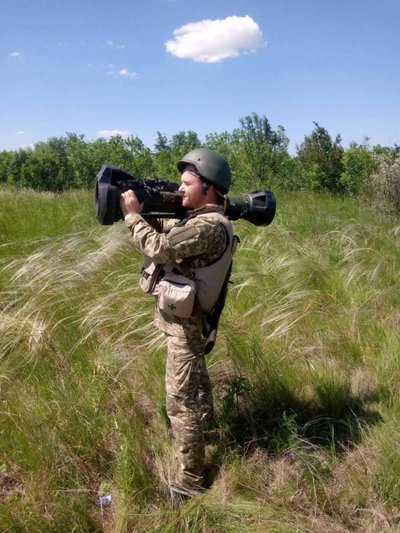 "Осколок відсік руку і попав у щелепу": історія волинського ветерана війни Михайла Бартошика "Осколок відсік руку і попав у щелепу": історія волинського ветерана війни Михайла Бартошика