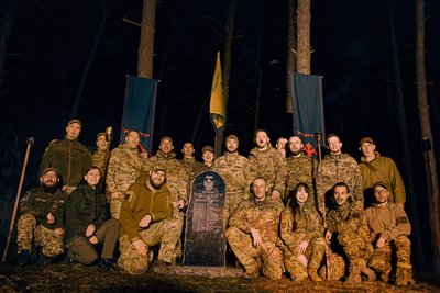 Підрозділ іноземних добровольців бригади "Хартія" отримав бойовий прапор і шеврони Підрозділ іноземних добровольців бригади "Хартія" отримав бойовий прапор і шеврони