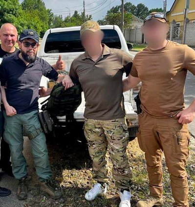 Польський волонтер Адам Завадзкі привіз до Житомира ще пів сотні рюкзаків з медспорядженням Польський волонтер Адам Завадзкі привіз до Житомира ще пів сотні рюкзаків з медспорядженням