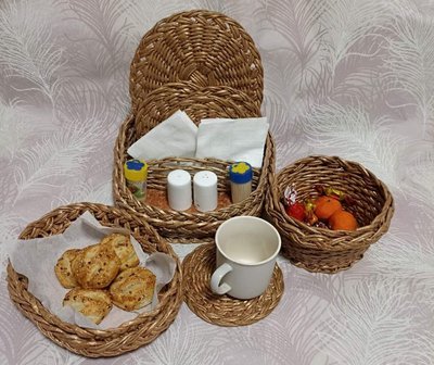 Кухонний набір, створений з паперової лози Кухонний набір, створений з паперової лози