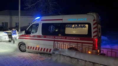 "Допомогла негода": як із прикордоння Чернігівщини евакуйовували маломобільну жінку "Допомогла негода": як із прикордоння Чернігівщини евакуйовували маломобільну жінку