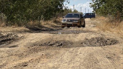 Неможливо проїхати: жителі двох сіл на Миколаївщині скаржаться на стан доріг Неможливо проїхати: жителі двох сіл на Миколаївщині скаржаться на стан доріг