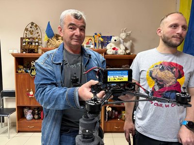 "Так ми продовжуємо справу Данила Богуславського": закарпатські волонтери передали захисникам 22 дрони "Так ми продовжуємо справу Данила Богуславського": закарпатські волонтери передали захисникам 22 дрони