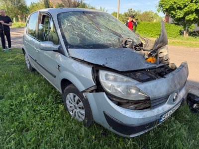 FPV-дрон вдарив по цивільному авто у Золочеві близько 07:00 21 травня 2026 року FPV-дрон вдарив по цивільному авто у Золочеві близько 07:00 21 травня 2026 року