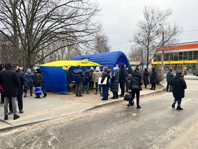 "Вибух був такий, що нас аж підкинуло". Що відбувається на місці нічної атаки по Дніпру на ранок 10 січня "Вибух був такий, що нас аж підкинуло". Що відбувається на місці нічної атаки по Дніпру на ранок 10 січня