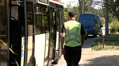 "Щоб були необхідні документи": на Черкащині провели перевірку громадського транспорту "Щоб були необхідні документи": на Черкащині провели перевірку громадського транспорту