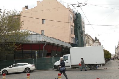 Вигляд будівлі на вулиці Кобилянської, 41у Чернівцях станом на 20 квітня 2026 року Вигляд будівлі на вулиці Кобилянської, 41у Чернівцях станом на 20 квітня 2026 року