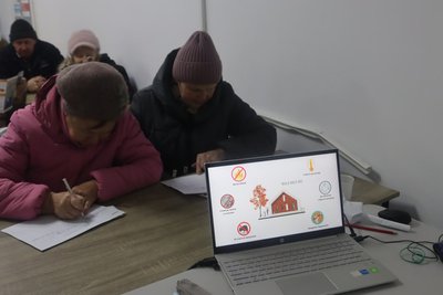 Будинок з коноплі пропонують збудувати переселенцям на Охтирщині Будинок з коноплі пропонують збудувати переселенцям на Охтирщині