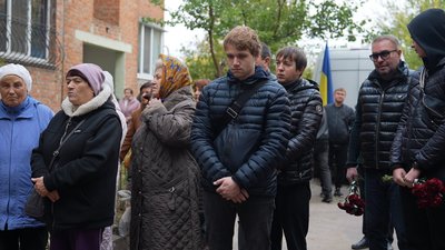 У Сумах попрощалися з ексгравцем юнацької збірної з футболу Дмитром Богачовим У Сумах попрощалися з ексгравцем юнацької збірної з футболу Дмитром Богачовим