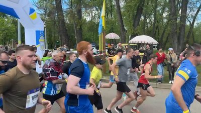Підтримка ветеранів і виховання молоді: у Києві провели благодійний забіг із перешкодами Підтримка ветеранів і виховання молоді: у Києві провели благодійний забіг із перешкодами