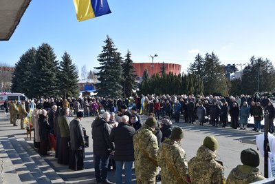 Рік вважався зниклим безвісти: у Шепетівці прощалися з молодшим сержантом Михайлом Дворніцьким Рік вважався зниклим безвісти: у Шепетівці прощалися з молодшим сержантом Михайлом Дворніцьким