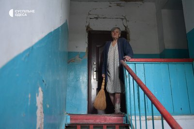 "Якби я там лежала, то мене б вже не було": РФ ударила по житловим будинкам Одеси в ніч на 1 червня "Якби я там лежала, то мене б вже не було": РФ ударила по житловим будинкам Одеси в ніч на 1 червня