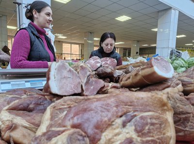 Шовдар, паски й плетені кошики: скільки коштує зібрати великодній набір в Ужгороді Шовдар, паски й плетені кошики: скільки коштує зібрати великодній набір в Ужгороді