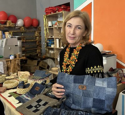 Доброчинна зустріч перед Різдвом: золотоніські волонтери зібрали 24 тисячі гривень для військових Доброчинна зустріч перед Різдвом: золотоніські волонтери зібрали 24 тисячі гривень для військових