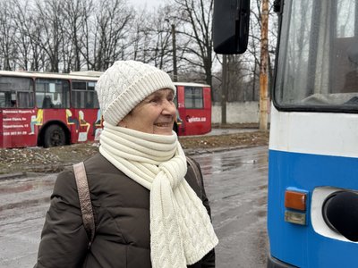 "Це відчуття свободи". Історія водійки з Сум, яка 43 роки кермувала тролейбусом "Це відчуття свободи". Історія водійки з Сум, яка 43 роки кермувала тролейбусом