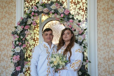"Символічна дата для нас і для всієї України": у Черкасах на День Незалежності побрались 23 пари "Символічна дата для нас і для всієї України": у Черкасах на День Незалежності побрались 23 пари
