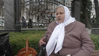 Часник, крашанки і ковбаса: як в Свято-Покровському соборі в Рівному освячують великодні кошики Часник, крашанки і ковбаса: як в Свято-Покровському соборі в Рівному освячують великодні кошики