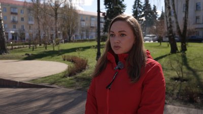 Вибоїни глибиною 13 см при максимально допустимих чотирьох: патрульна поліція перевіряє стан доріг на Чернігівщині Вибоїни глибиною 13 см при максимально допустимих чотирьох: патрульна поліція перевіряє стан доріг на Чернігівщині