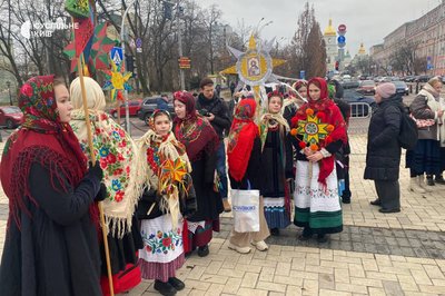 У центрі столиці почалася традиційна різдвяна хода У центрі столиці почалася традиційна різдвяна хода