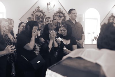 У Мукачеві попрощалися з полеглим захисником 37-річним Іваном Голубом У Мукачеві попрощалися з полеглим захисником 37-річним Іваном Голубом