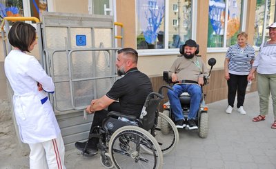 підйомник, крісла колісні, безбар'єрність підйомник, крісла колісні, безбар'єрність